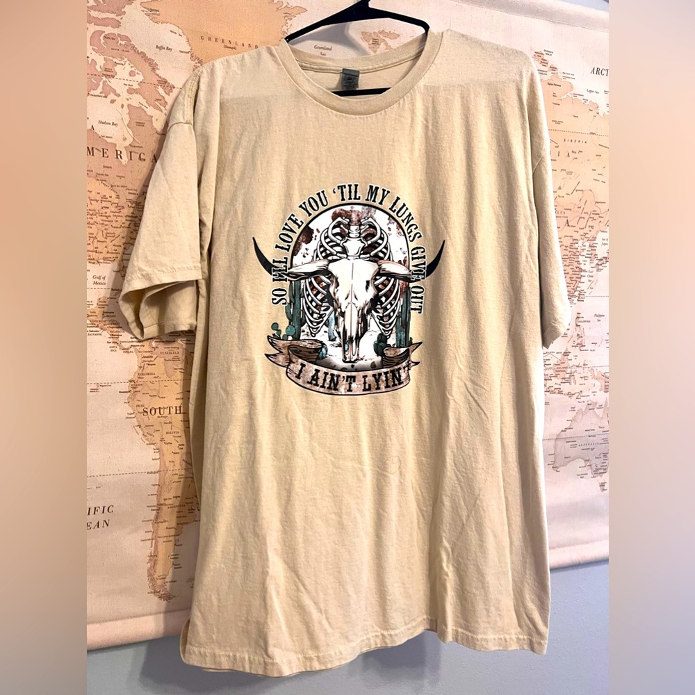 Graphic tee • Gildan • Sand • XL